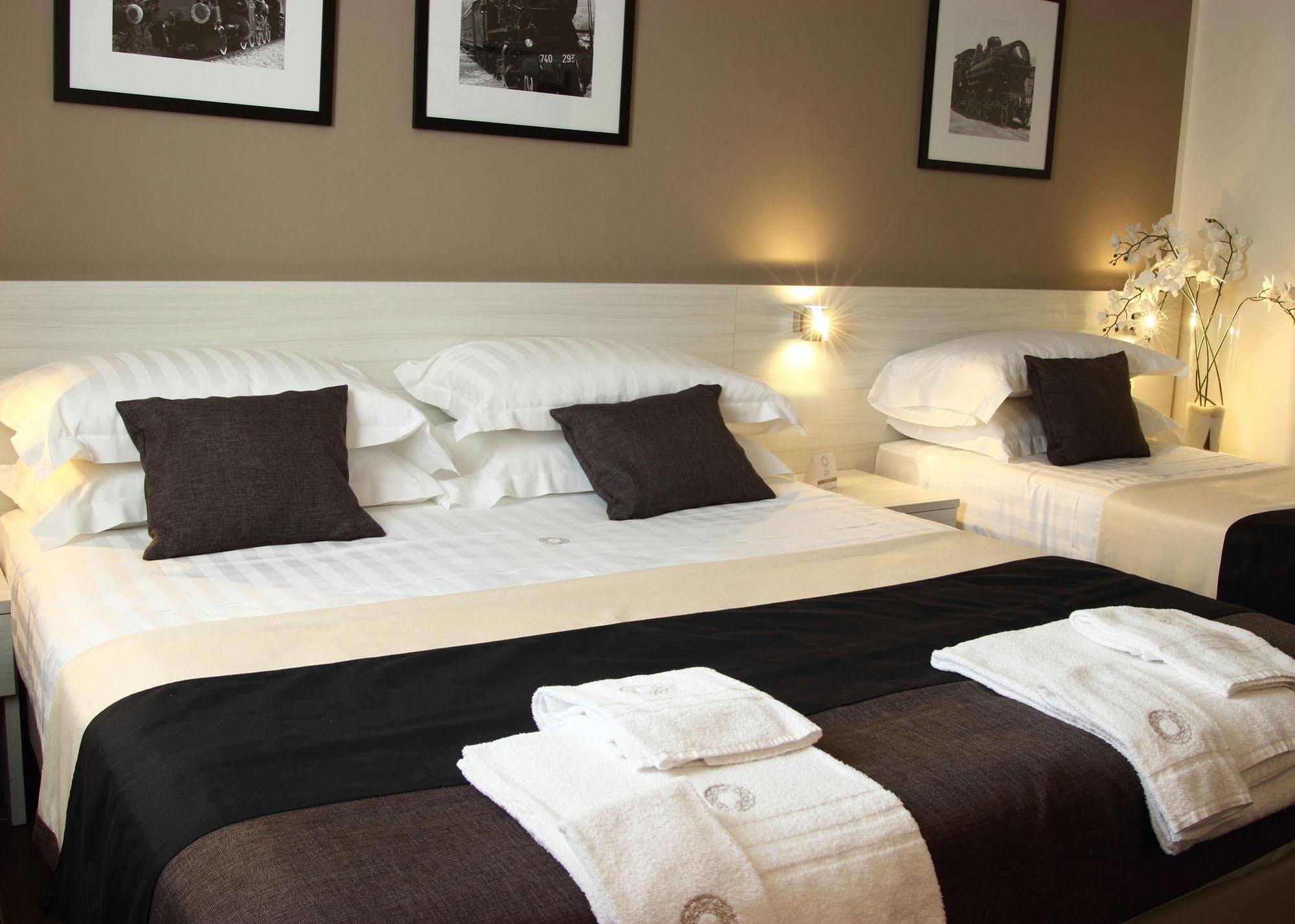 Stelle Hotel The Businest Napoli Eksteriør bilde